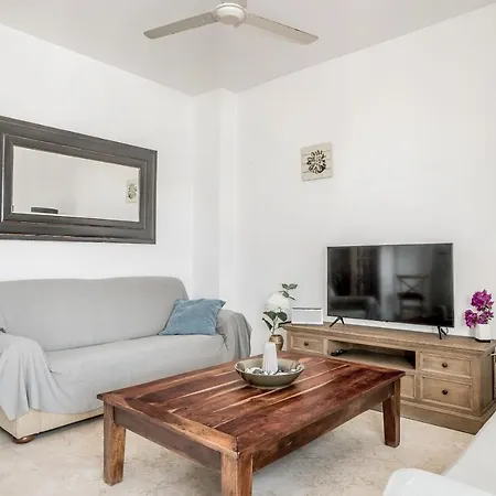 Apartment 2 Bedroom Close To The Sea