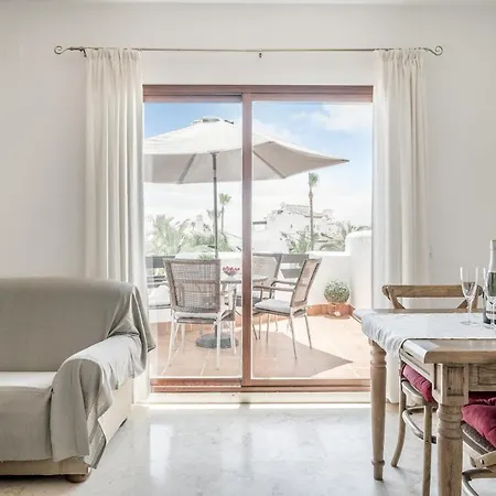2 Bedroom Close To The Sea *