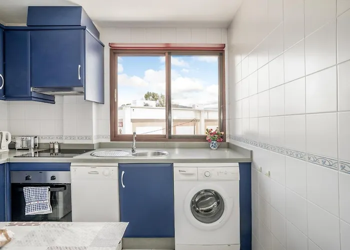 2 Bedroom Close To The Sea