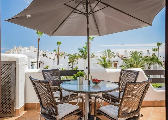 2 Bedroom Close To The Sea