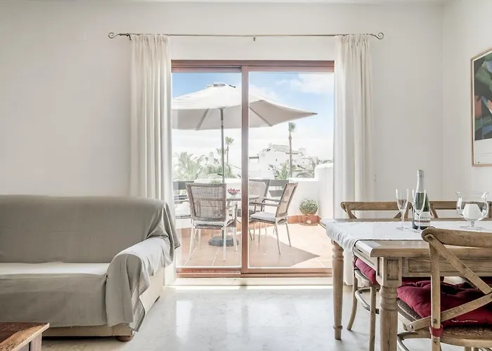 2 Bedroom Close To The Sea *