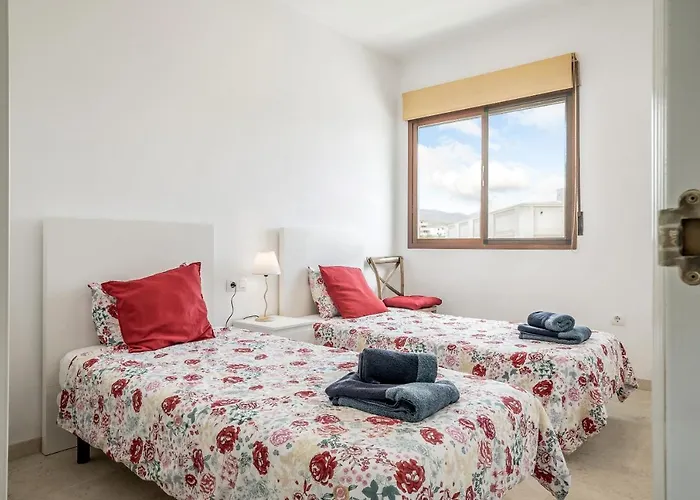 2 Bedroom Close To The Sea *