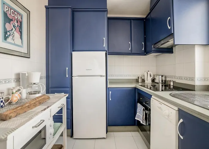 2 Bedroom Close To The Sea דירה אסטפונה