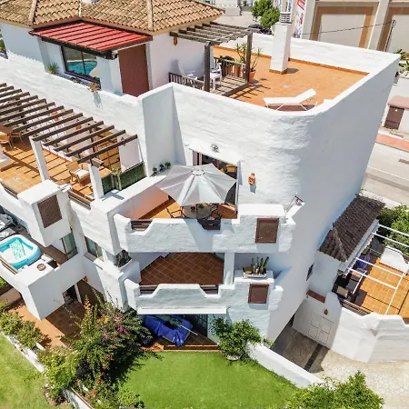 2 Bedroom Close To The Sea Apartamento Estepona